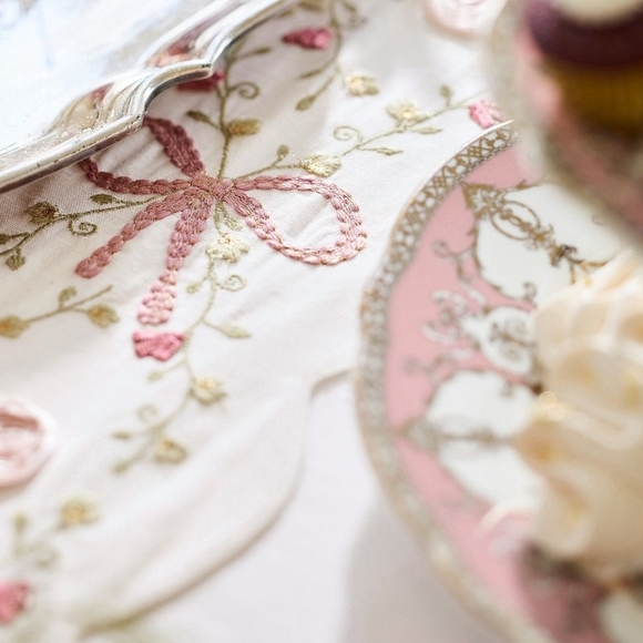 NWT LoveshackFancy Embroidered Table runner - Picture 4 of 4